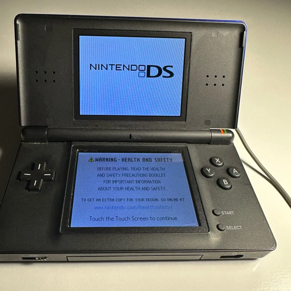 Nintendo DS Lite – Blue | Protective Case, Charger & Scribblenauts